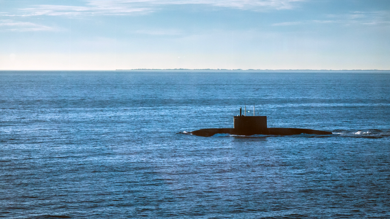 Bretagne: Russisches U-Boot taucht direkt neben Trawler auf