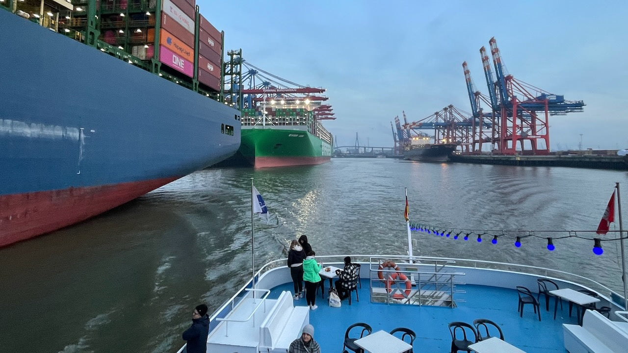 Hafenrundfahrt im Hamburger Hafen. Foto von Ankerherz