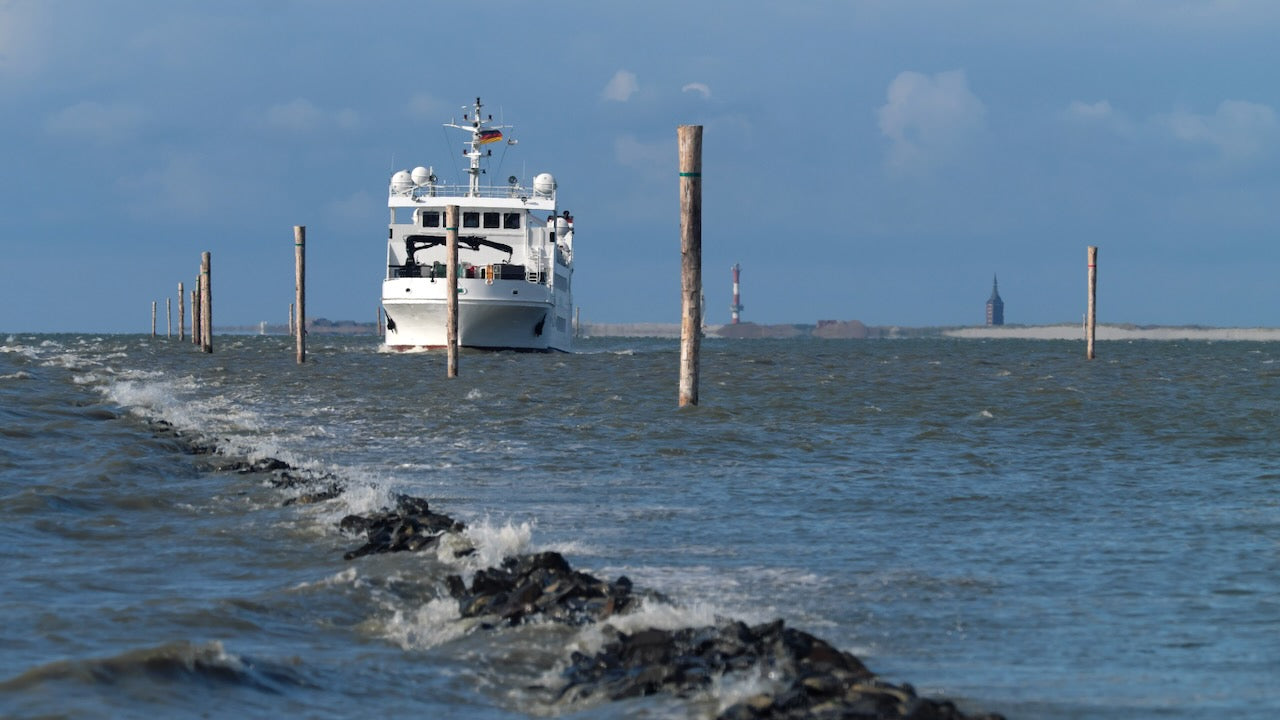 Harlesiel: Passagiere hängen neun Stunden auf Damm fest