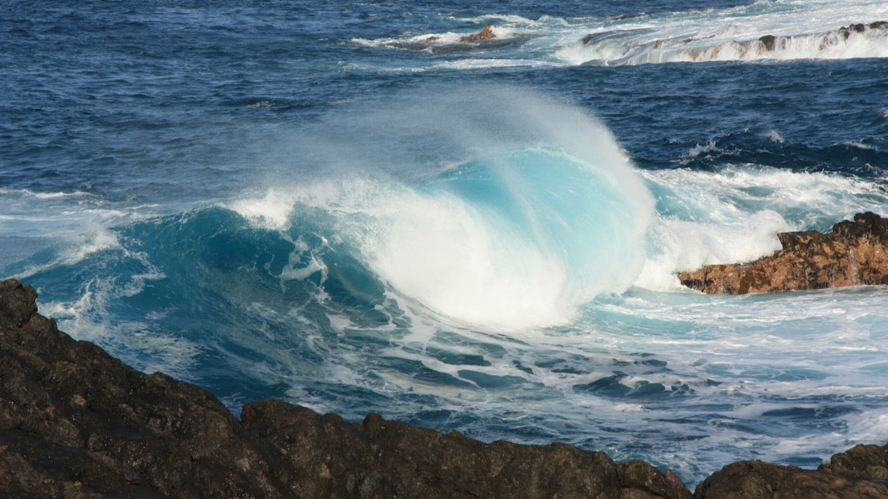 Riesenwellen auf Teneriffa. Foto: Adobe Stock