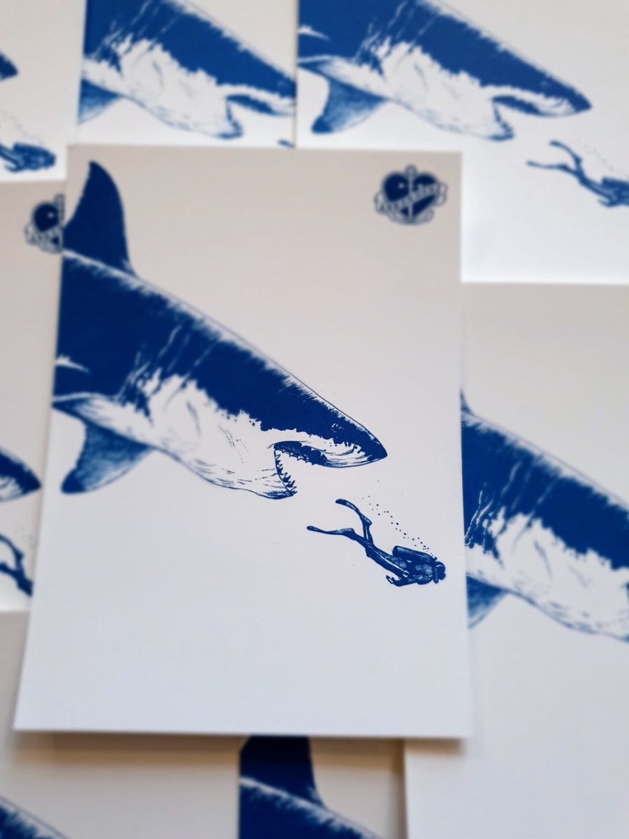 Postkarte Hai mit Taucher - Ankerherz Verlag