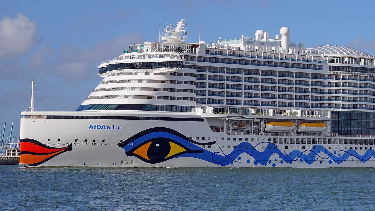 AIDAPrima im Hamburger Hafen. Foto: Wikipedia