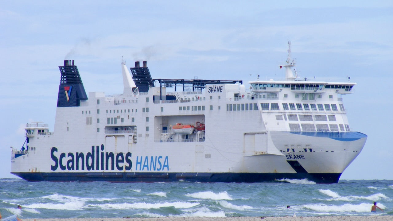 Fähre Skane vor Warnemünde. Foto: Wikipedia