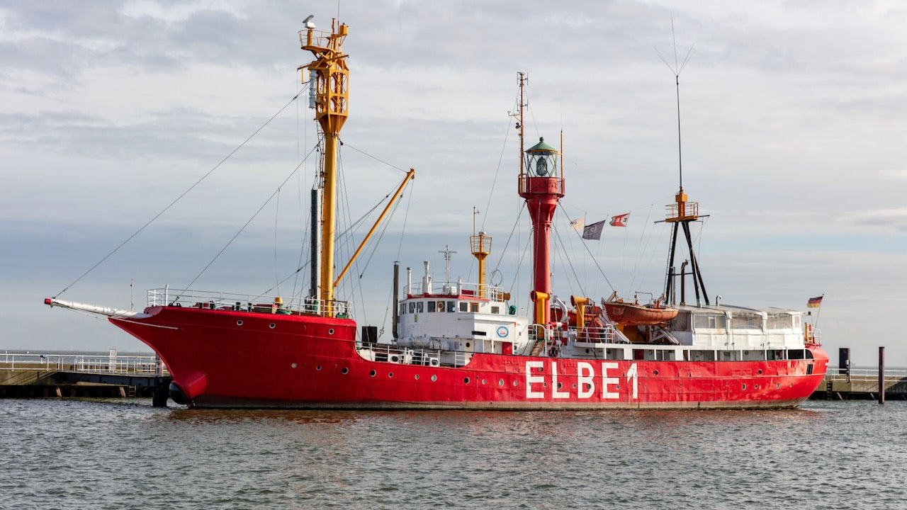 Feuerschiff "Elbe 1" aus Volkswerft Stralsund ausgedockt