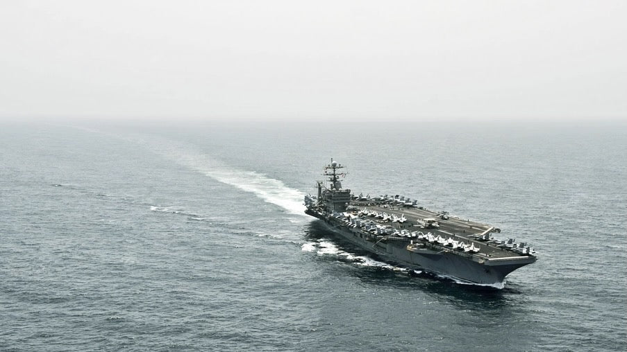 Flugzeugträger kollidiert im Mittelmeer mit Massengutfrachter