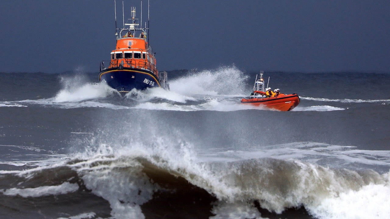 RNLI Seenotrettungskreuzer im Einsatz. Foto: RNLI im Ankerherz Blog