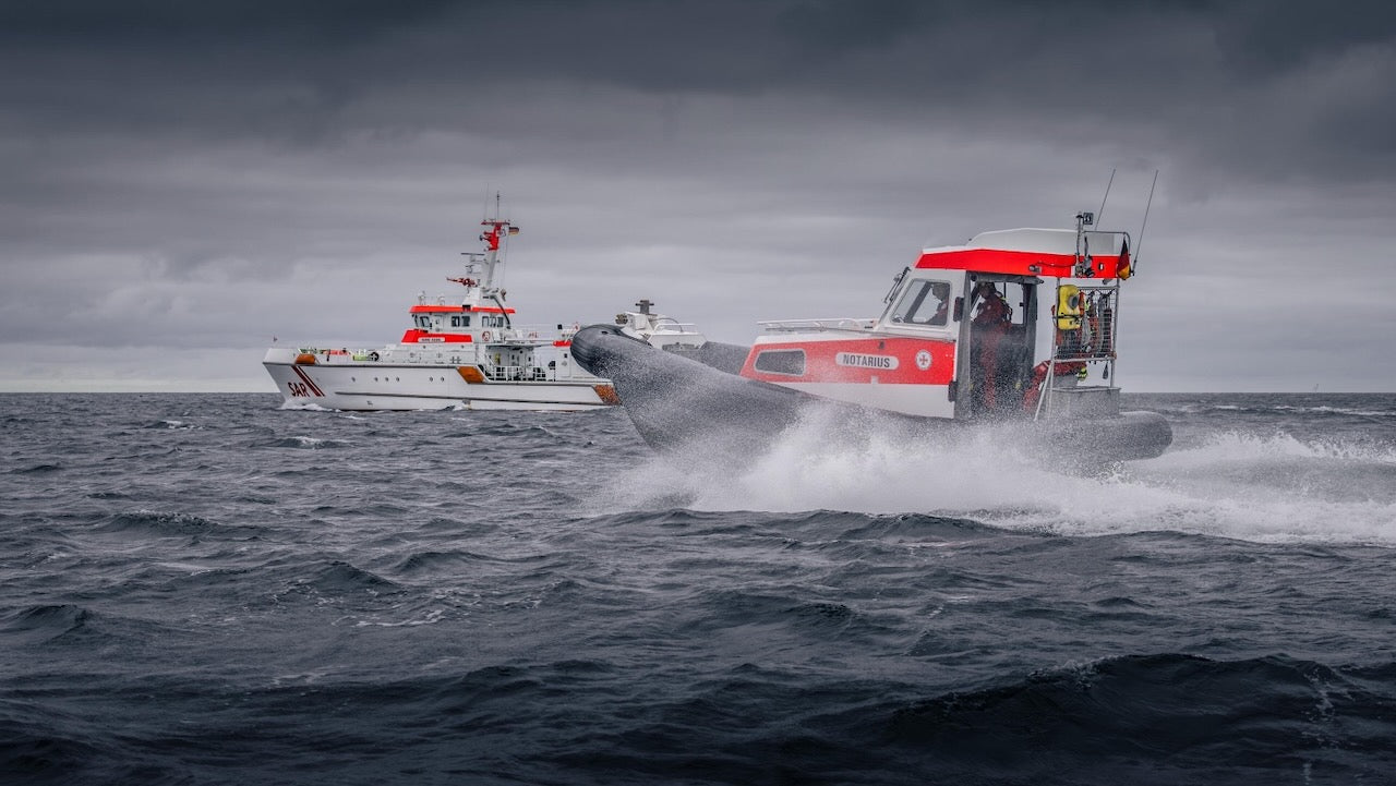 Seenotretter auf der Ostsee vor Rügen