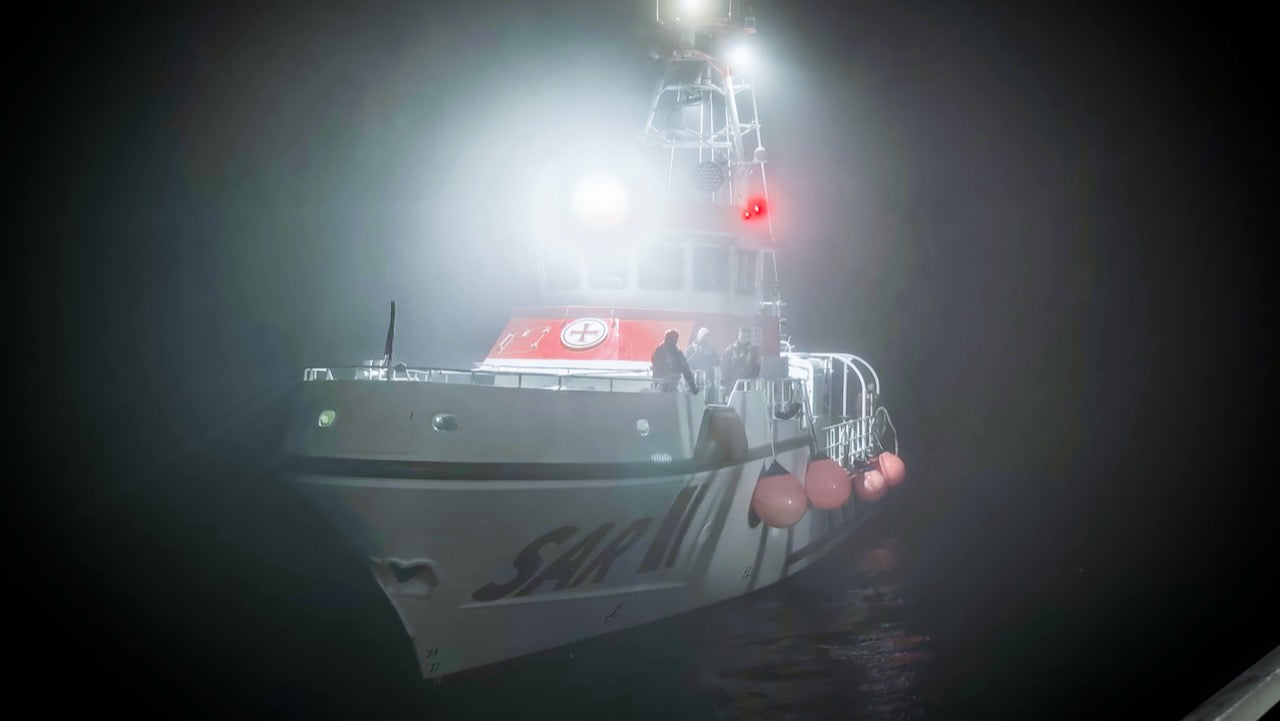 Seenotrettungskreuzer Hamburg im Seenebel. Foto: Seenotretter