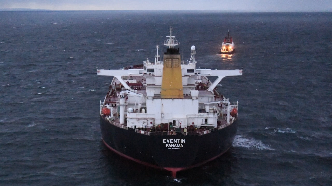 Deutschland beschlagnahmt Schattenflotten-Tanker "Eventin"