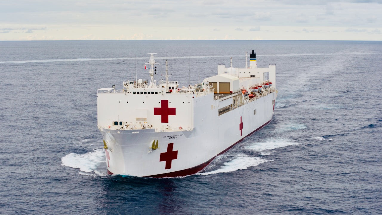 USNS Mercy auf See. Foto: Wikipedia Commons