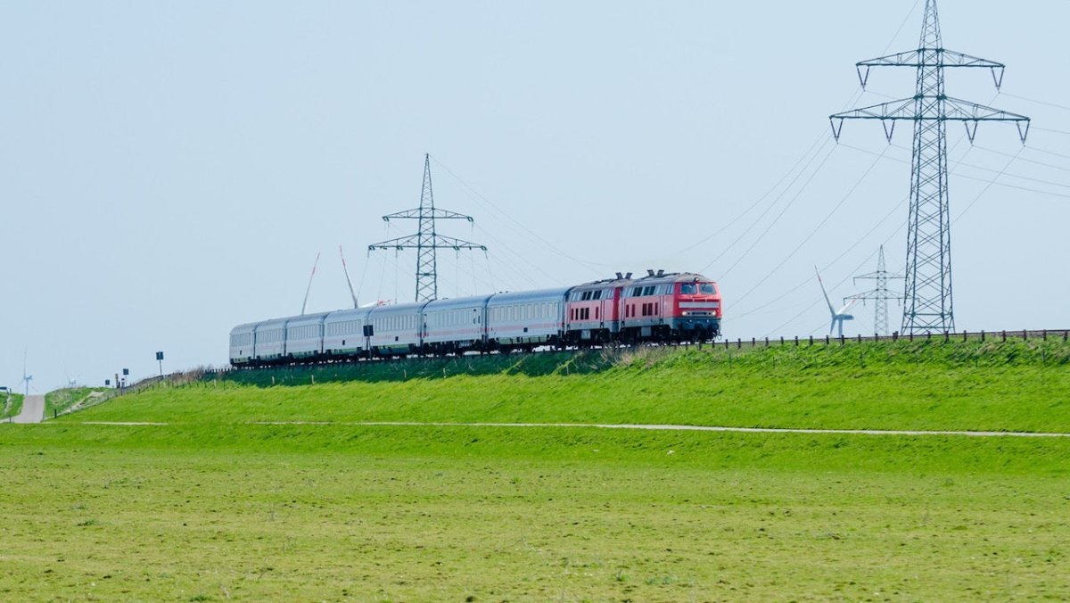 Albtraum aller Eltern: Baby fährt alleine im Zug nach Sylt - Ankerherz Verlag