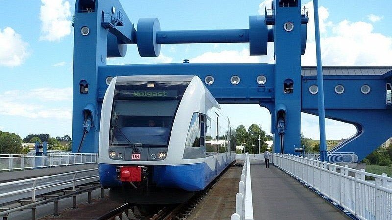 Attacke auf Bäderbahn Usedom: Zementsäcke im Gleis - Ankerherz Verlag