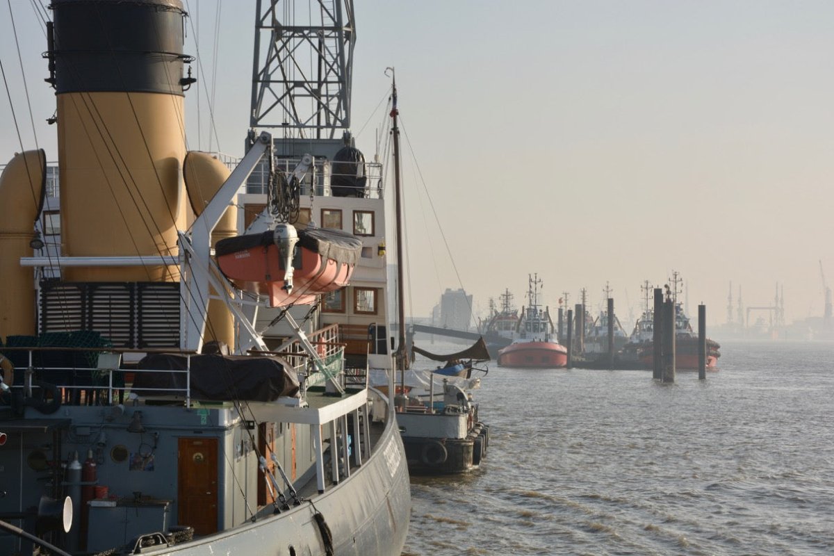 Aufatmen bei Crew des Dampfeisbrechers Stettin - Ankerherz Verlag