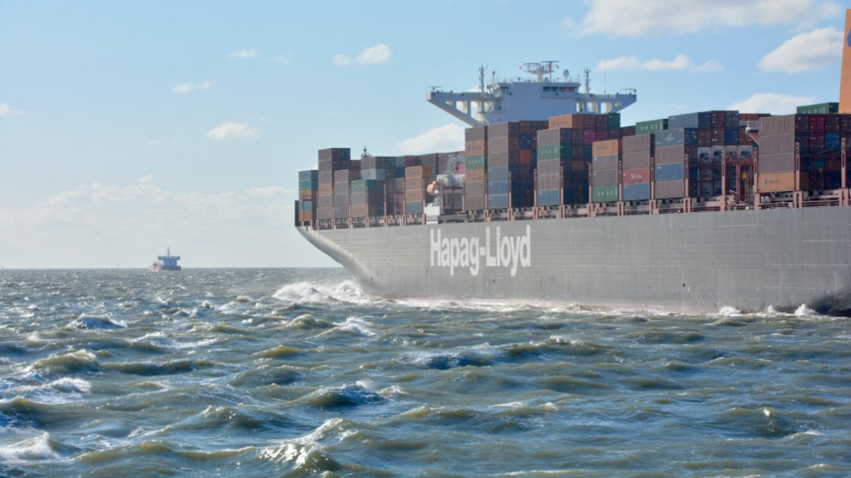 Containerfrachter von Hapag-Lloyd kollidiert vor Frankreich mit Trawler - Ankerherz Verlag