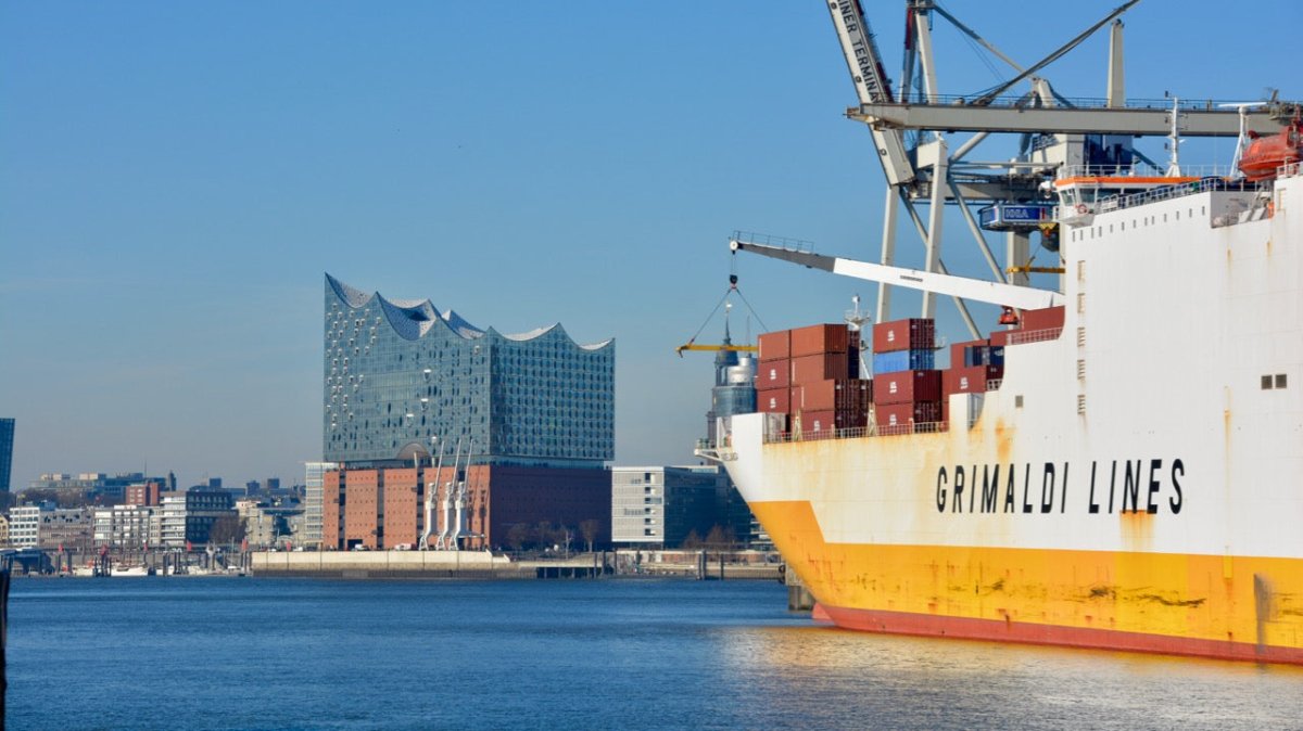 Corona an Bord: Frachtschiff in Hamburg unter Quarantäne - Ankerherz Verlag