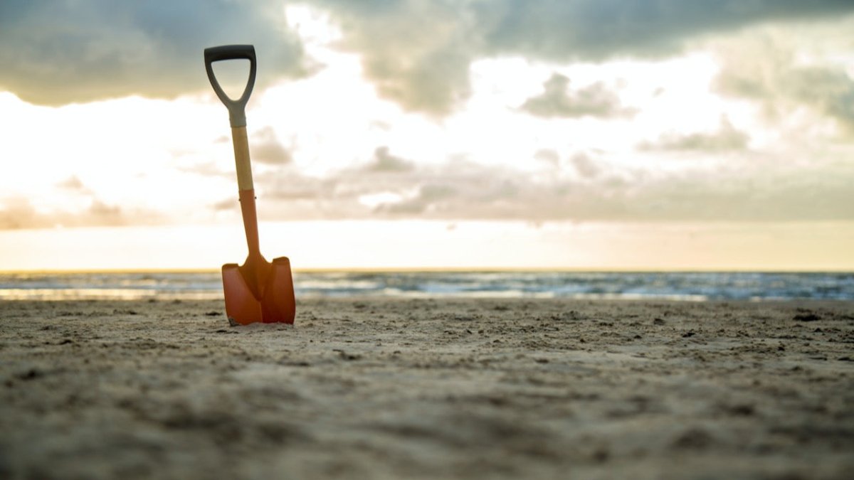 Drama auf Wangerooge: kleiner Junge am Strand verschüttet - Ankerherz Verlag