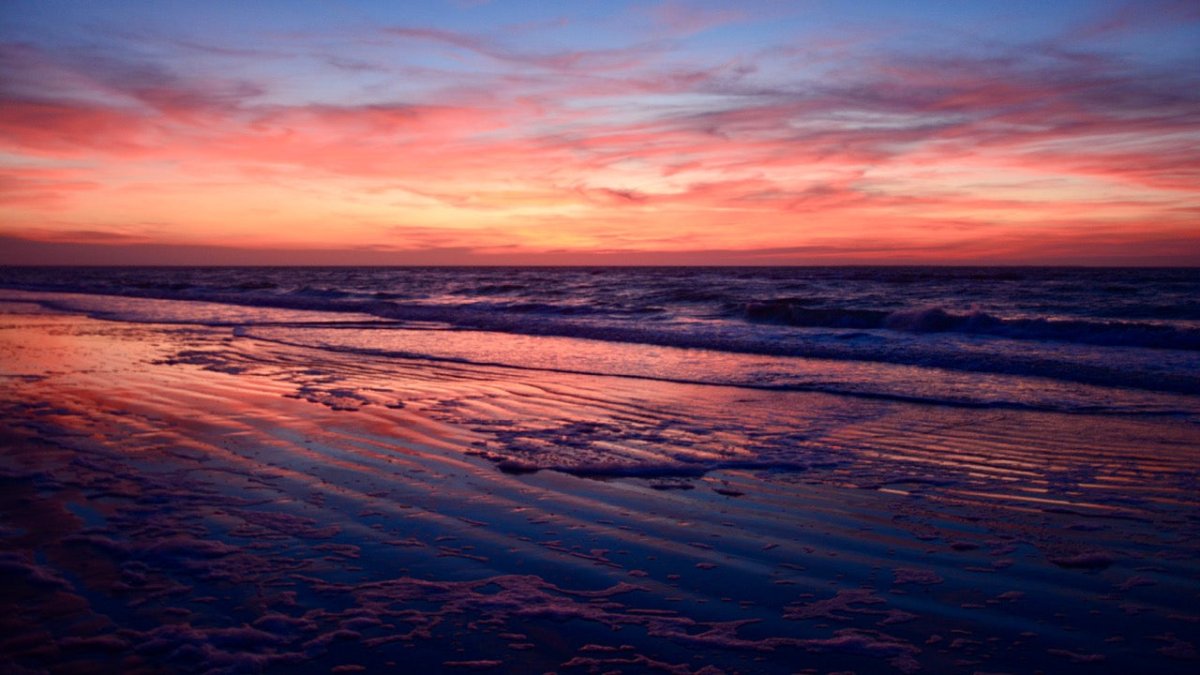 Eben am Strand: Der letzte Sonnenuntergang 2018 - Ankerherz Verlag