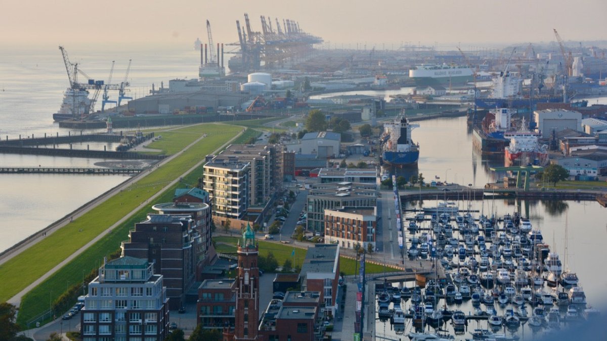 Ein Zug wird kommen: Bremerhaven bekommt Anschluss - Ankerherz Verlag