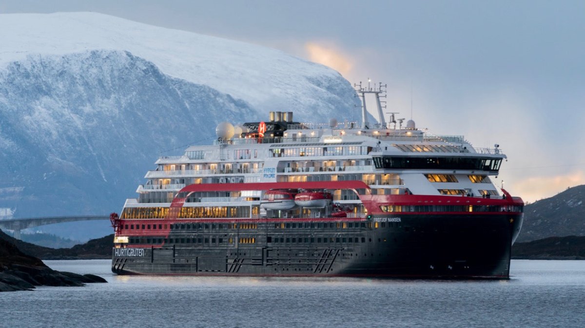Expeditionsschiff der Hurtigruten meldet Grundberührung - Ankerherz Verlag