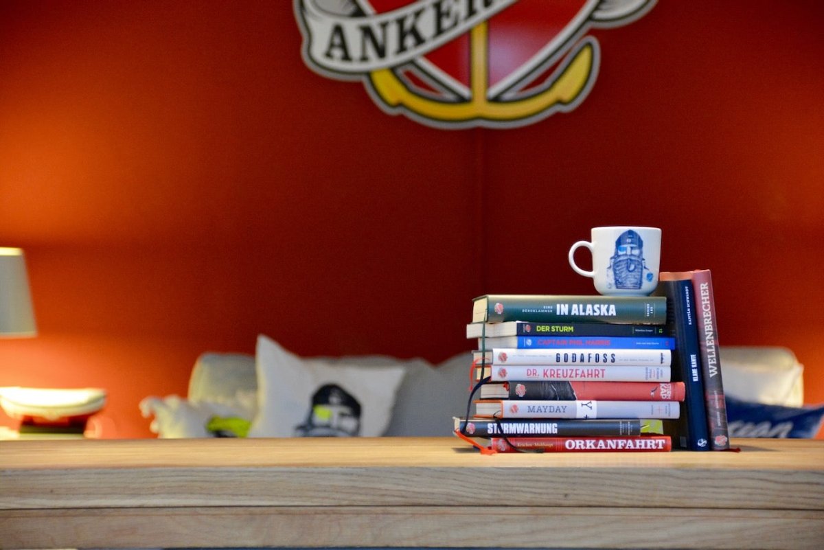 Facebook down? Instagram down? Super! Lies ein Buch vom Meer - Ankerherz Verlag