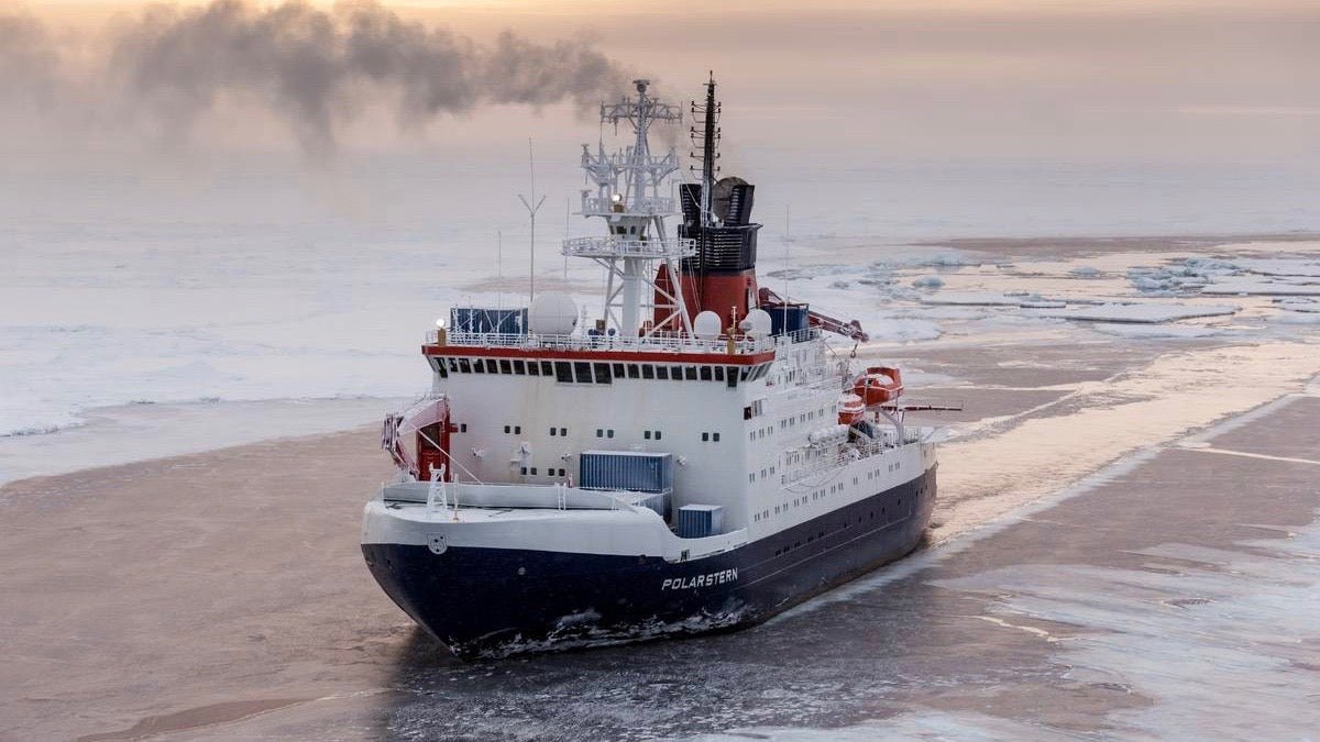 Forschungsschiff Polarstern bricht auf Richtung Arktis - Ankerherz Verlag