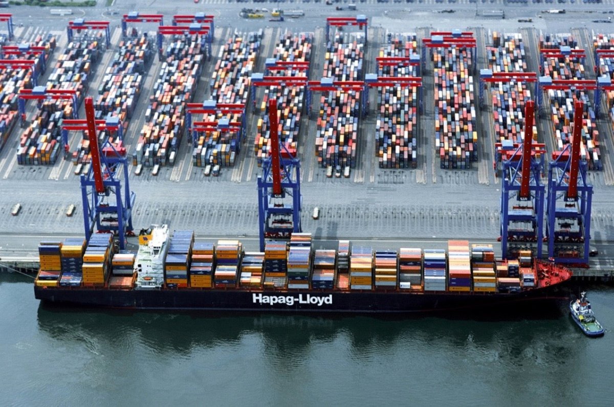 Frachter brennt: Crew der Yantian Express wird evakuiert - Ankerherz Verlag