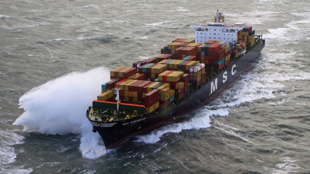 Frachter verliert mindestens 26 Container im Sturm vor Vlieland - Ankerherz Verlag