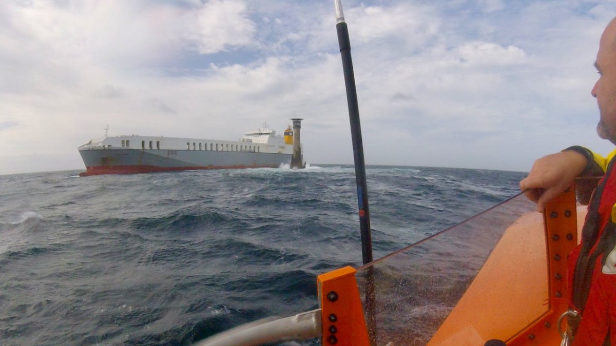 Frachter zerstört beinahe Wolf Rock Lighthouse vor Cornwall - Ankerherz Verlag