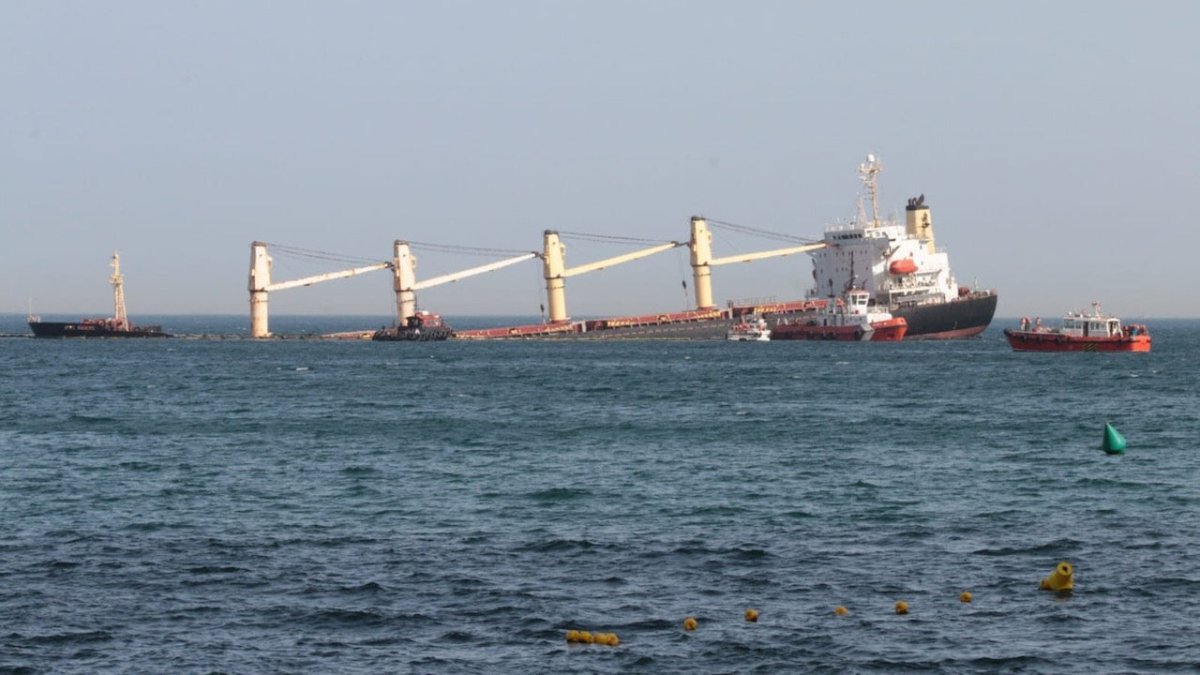 Gibraltar: Rumpf des gestrandeten Massengutfrachters bricht auseinander - Ankerherz Verlag