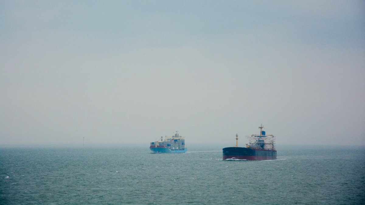 Hamburger Containerschiff rammt Frachter vor Shanghai - Ankerherz Verlag