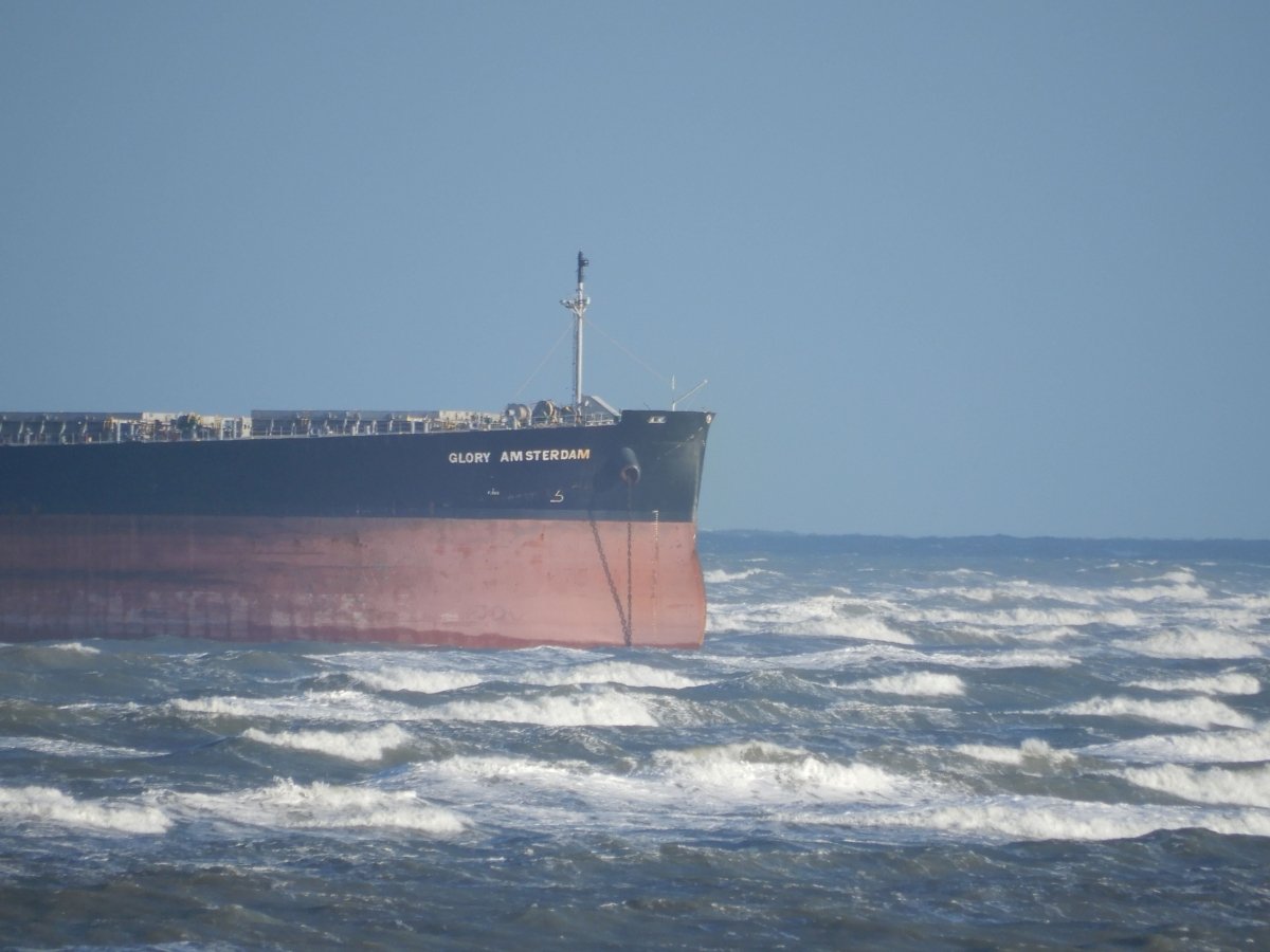 Havarie vor Langeoog: gestrandeter Frachter liegt vor Insel fest - Ankerherz Verlag