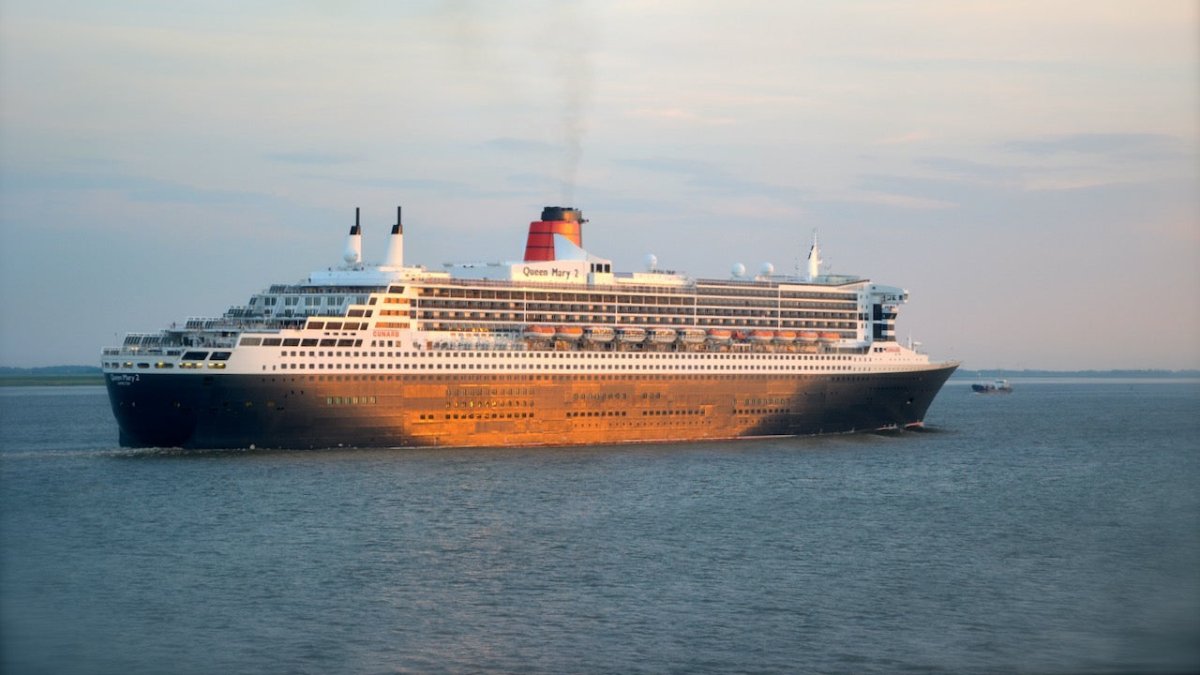 Königin der Meere: Queen Mary 2 ist auf dem Weg nach Hamburg - Ankerherz Verlag