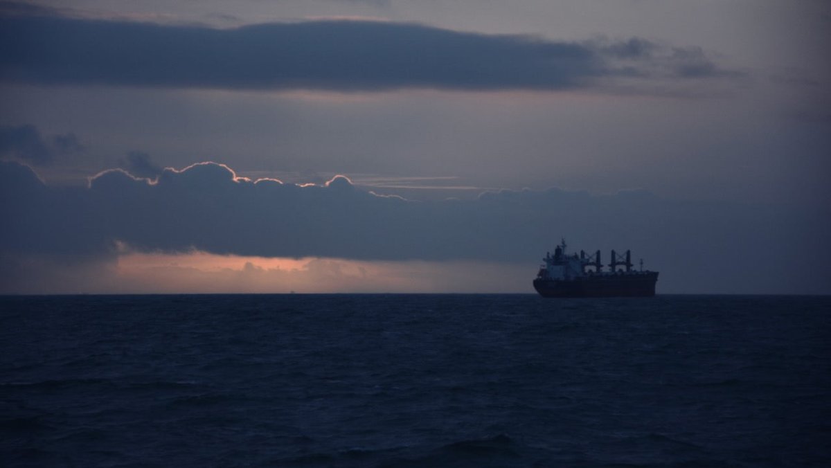 Munition verrutscht: Frachter läuft spanischen Nothafen an - Ankerherz Verlag