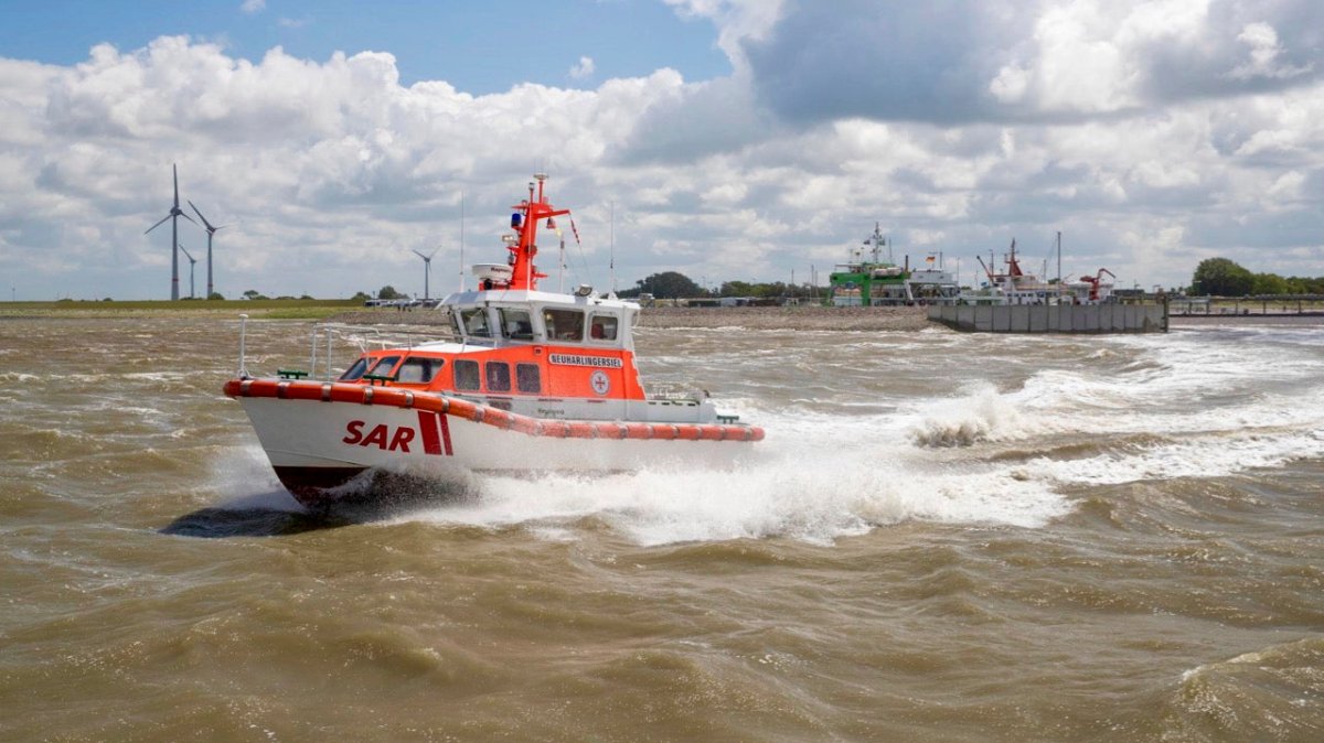 Neuharlingersiel: Seenotretter helfen Kitesurfer in Not - Ankerherz Verlag