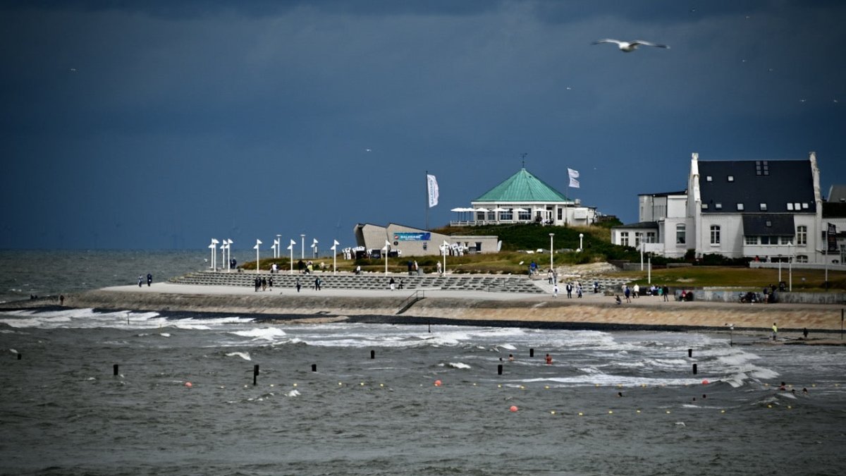 Norderney: Spaziergänger findet Leiche am Strand - Ankerherz Verlag