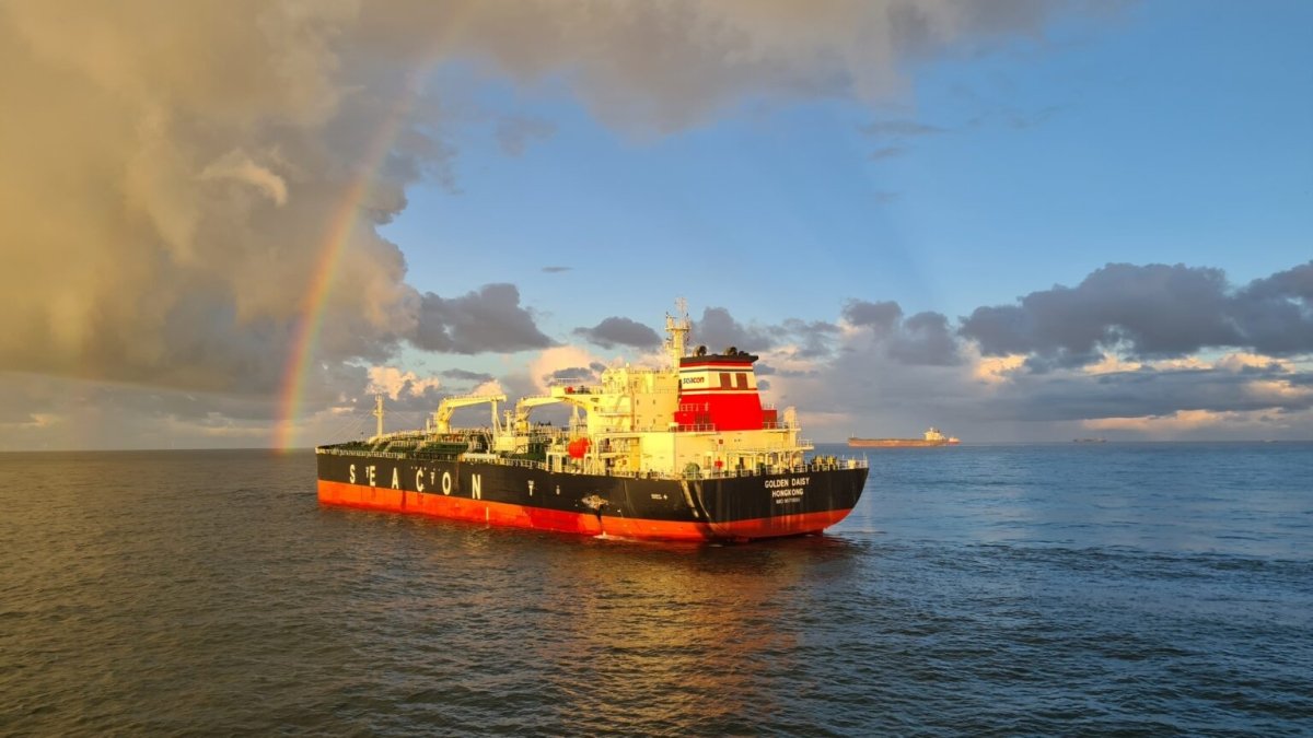 Ölaustritt: Trawler kollidiert vor IJmuiden mit Chemikalientanker - Ankerherz Verlag
