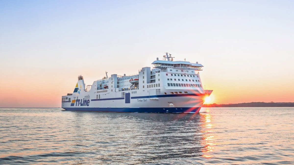 Rostock: Schwedenfähre nach Blackout zurück im Hafen - Ankerherz Verlag