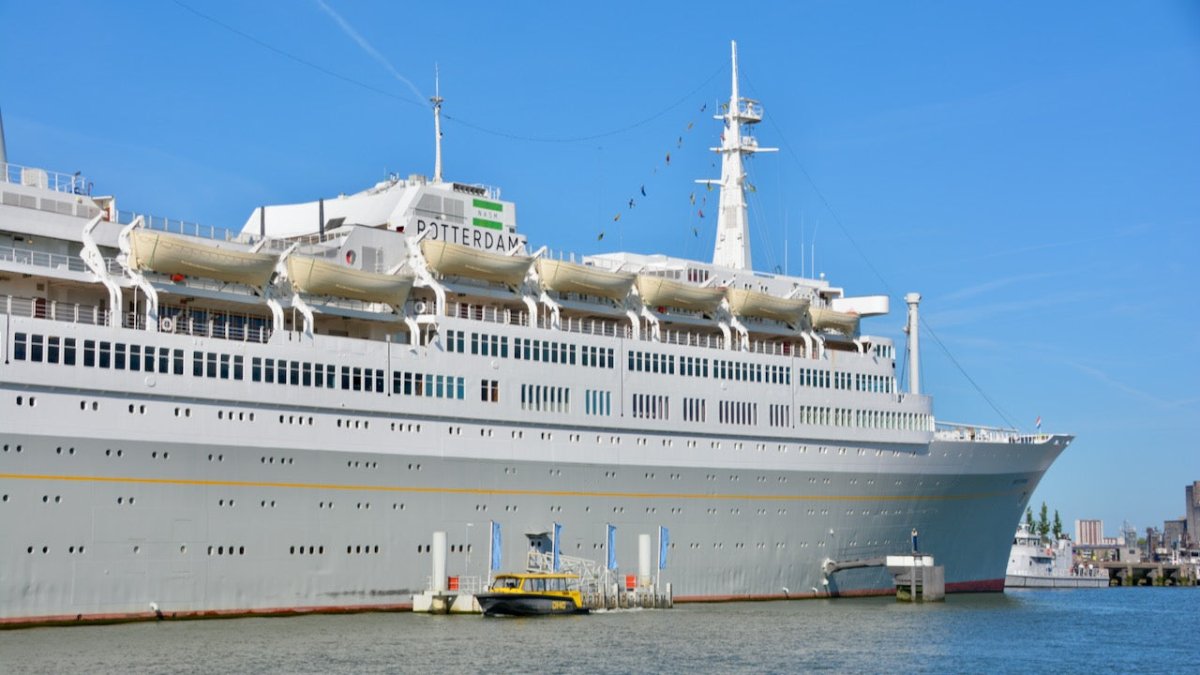 Rotterdam will Ukraine-Flüchtlinge auf Kreuzfahrtschiffen unterbringen - Ankerherz Verlag