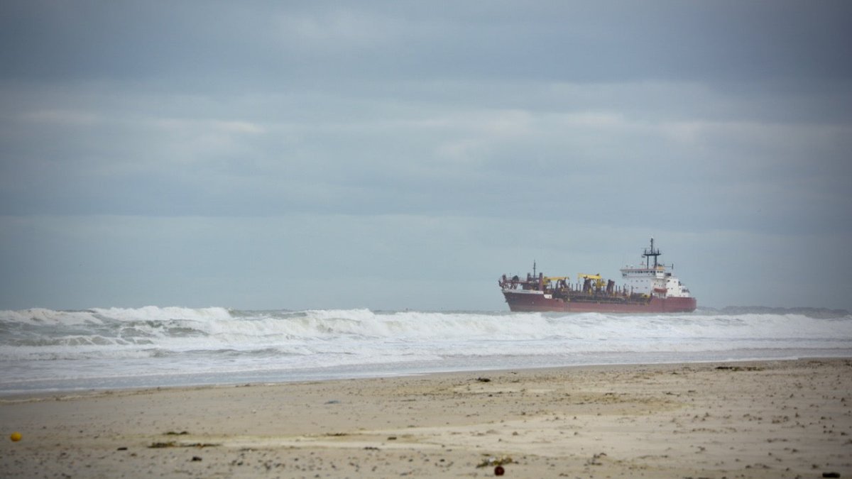 Ruder klemmt: Frachter fährt 25 Kreise vor der Insel Vlieland - Ankerherz Verlag