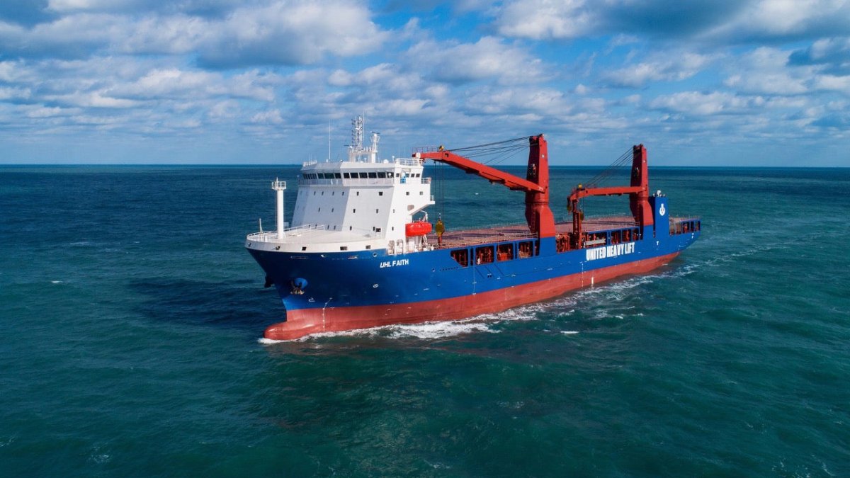 Schiffstaufe in Hamburg: Schwergutschiff UHL Faith geht auf See - Ankerherz Verlag
