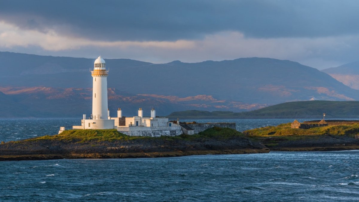 Schottland: Komplizierter Einsatz für Seenotretter am Lismore Lighthouse - Ankerherz Verlag