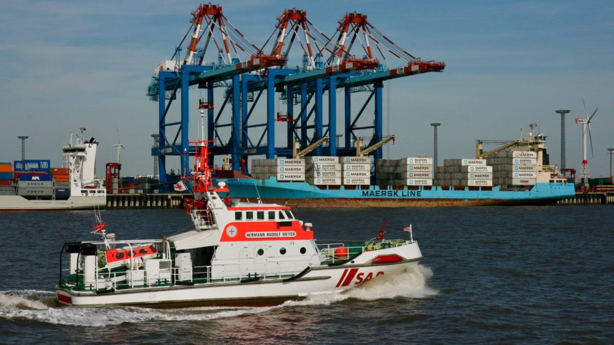 Seenotretter Bremerhaven helfen schwer verletzten Seemann - Ankerherz Verlag