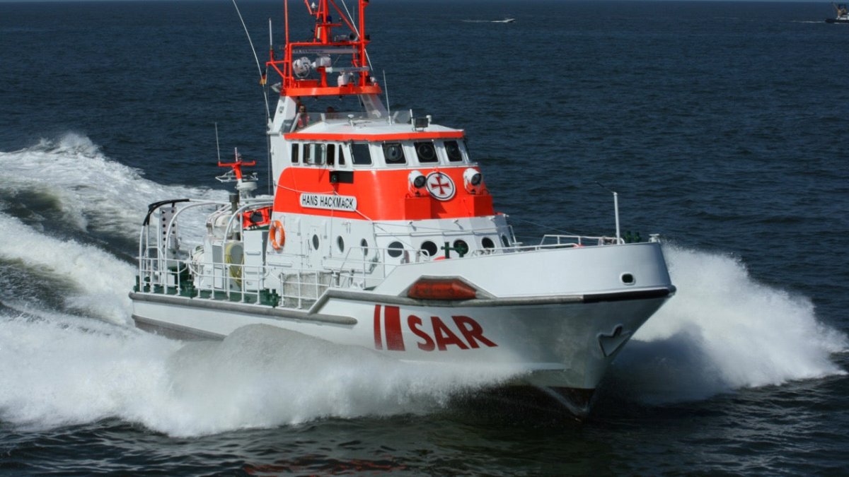 Seenotretter holen Schwerverletzten von Ro-Ro-Fähre in der Ostsee - Ankerherz Verlag