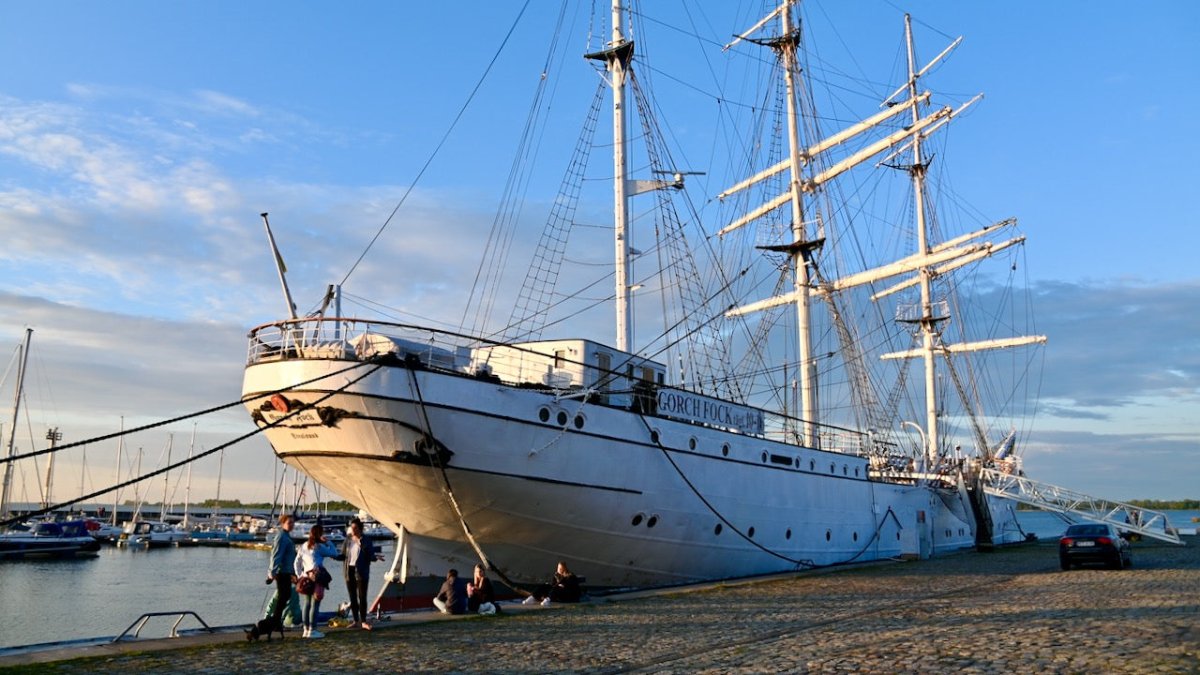 Stralsund rettet Großsegler Gorch Fock für zehn Millionen - Ankerherz Verlag