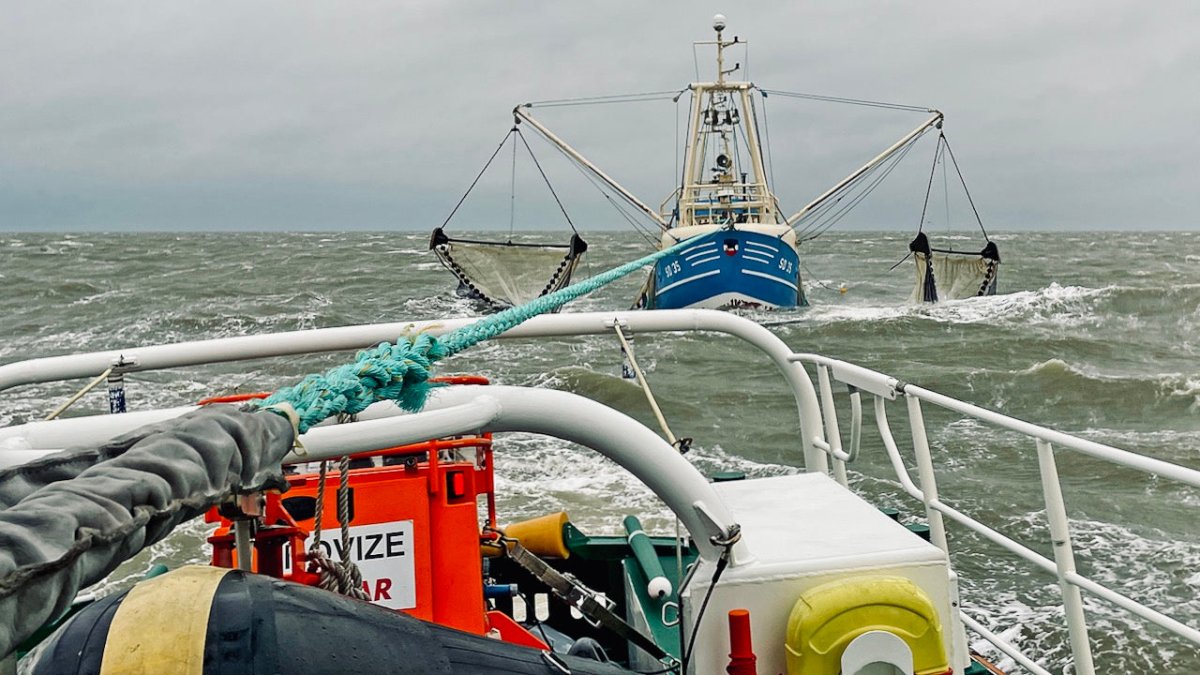 Sturm über Nordstrand: Seenotretter im Einsatz für Kutter in Not - Ankerherz Verlag