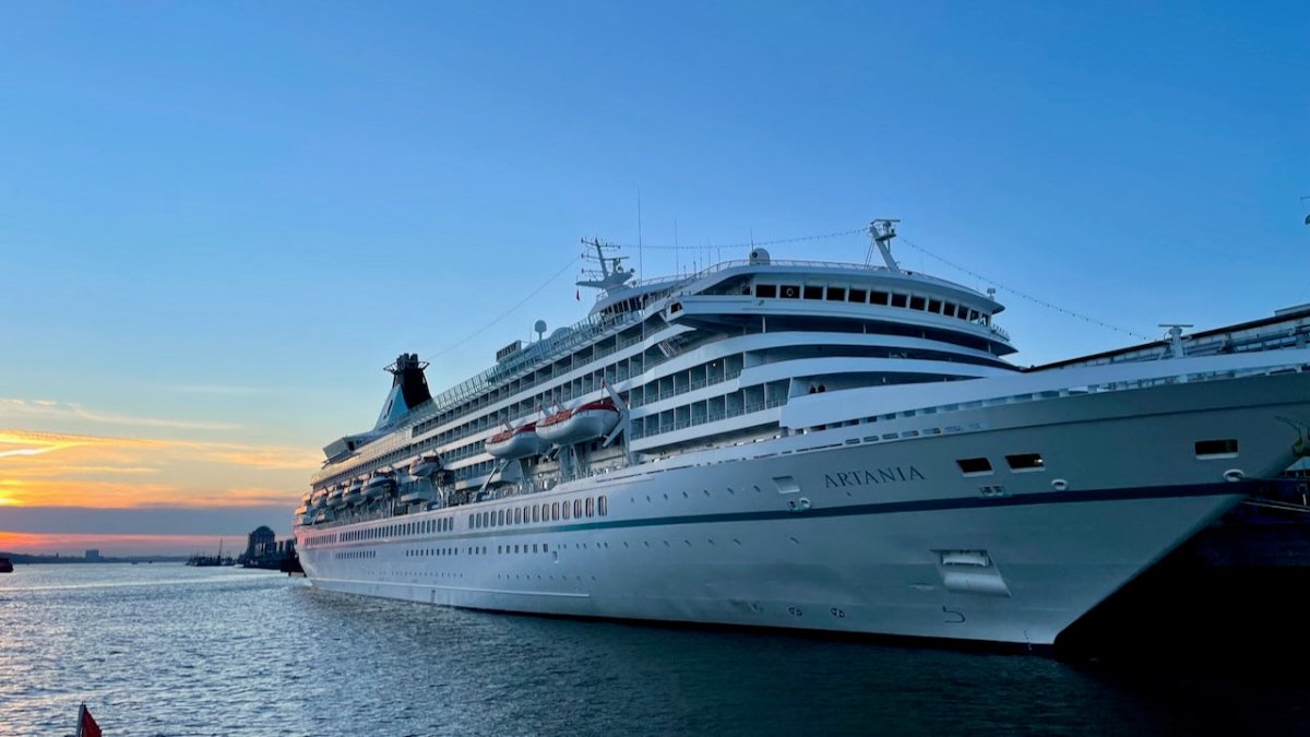 "Traumschiff"-Treffen im Hamburger Hafen - mitten im Winter - Ankerherz Verlag