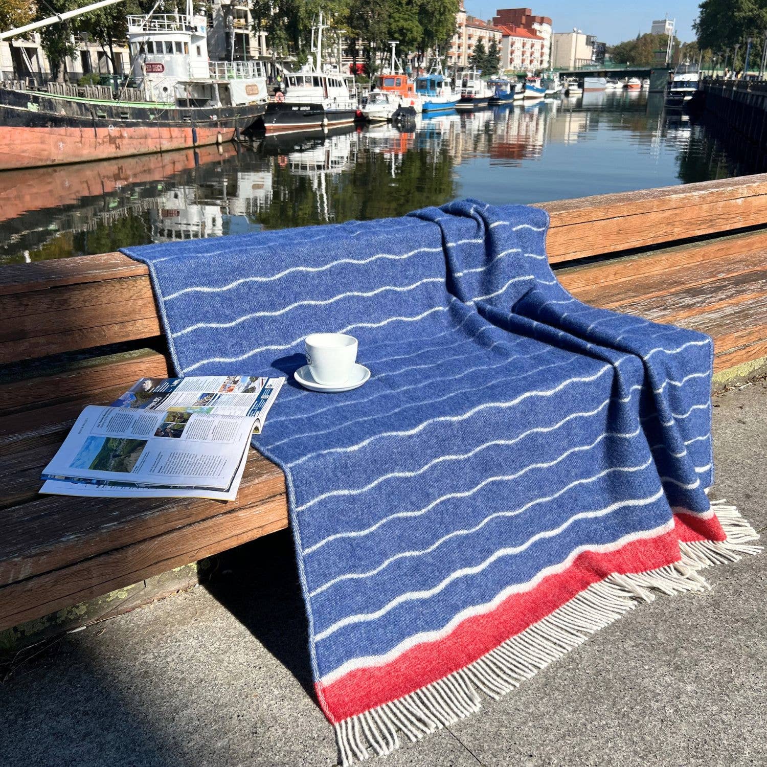 Wolldecke Waves  130 x 190 cm - Wendbar