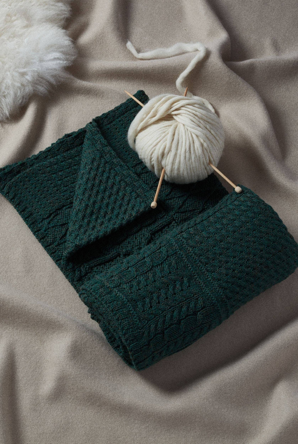 Aran Patchwork-Decke Merino Grün, gefertigt in Irland