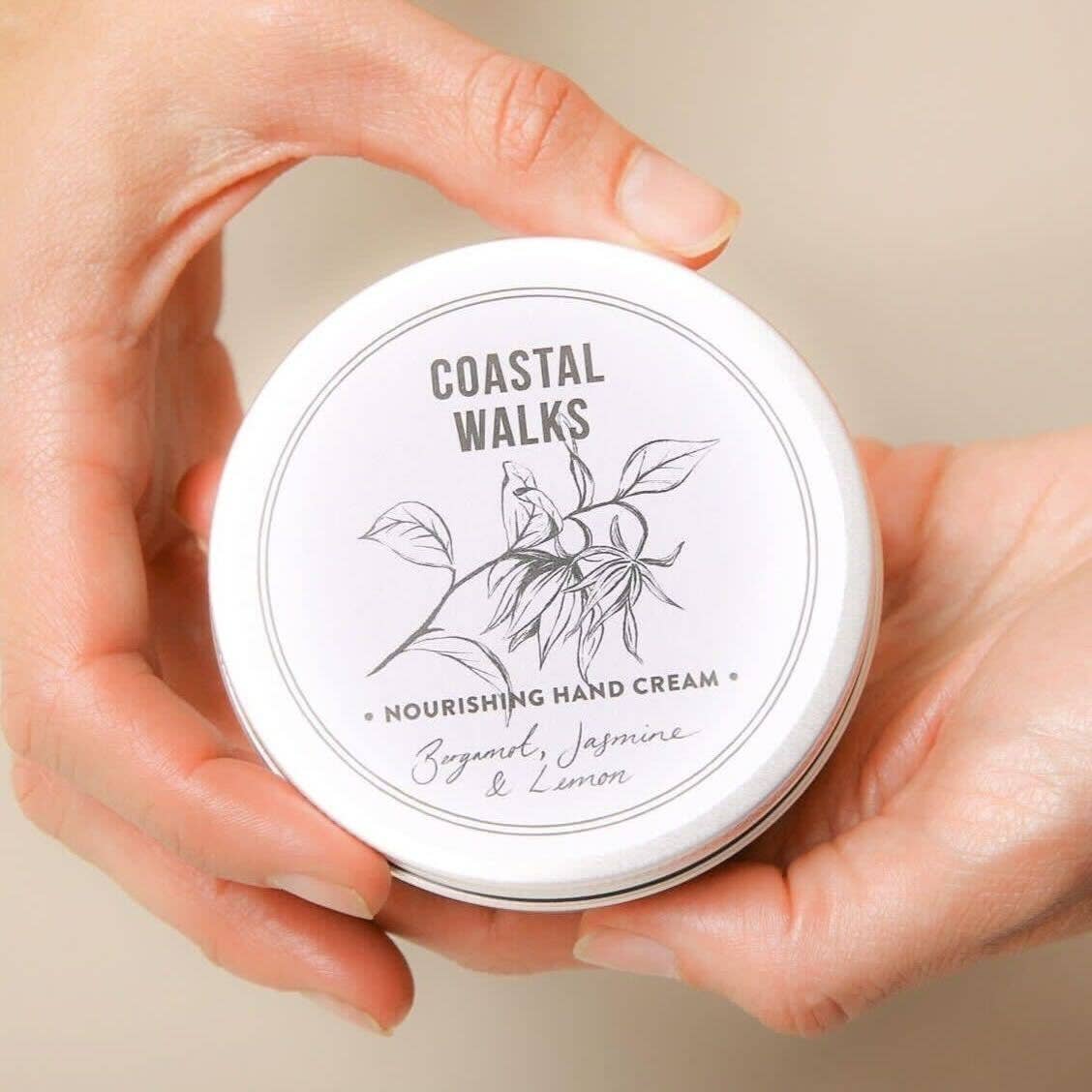Handcreme Coastal Walks Norfolk Natural Living – 100 ml Dose, handgefertigt in Norfolk, England