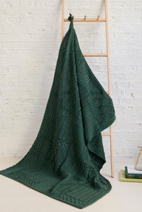Aran Patchwork-Decke aus 100 % Merinowolle in Grün